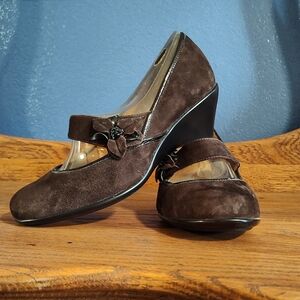 Softspots Brown Velvet Dress Shoes Size 9W